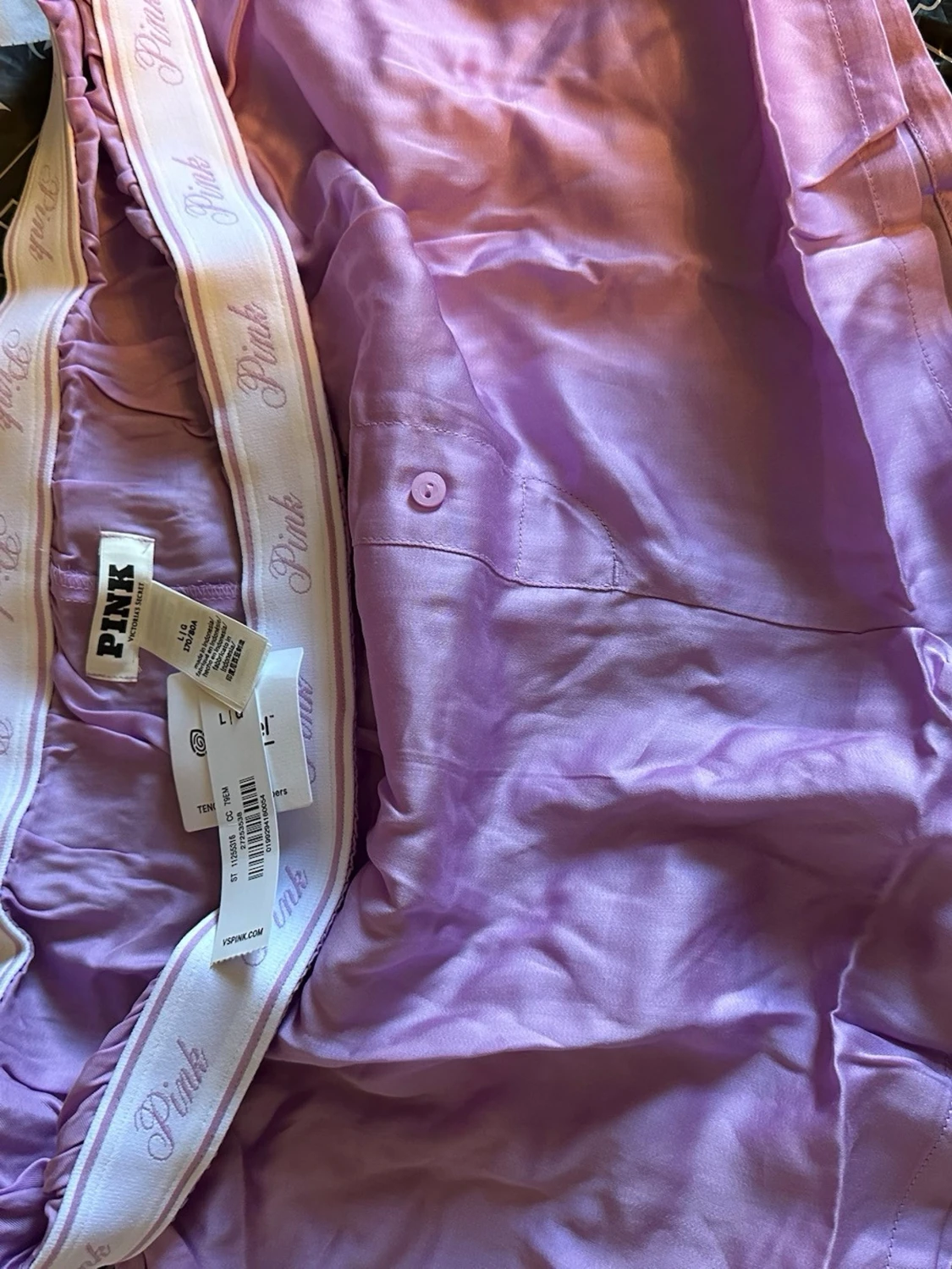 Lila saten pyjamasshorts från PINK - 2