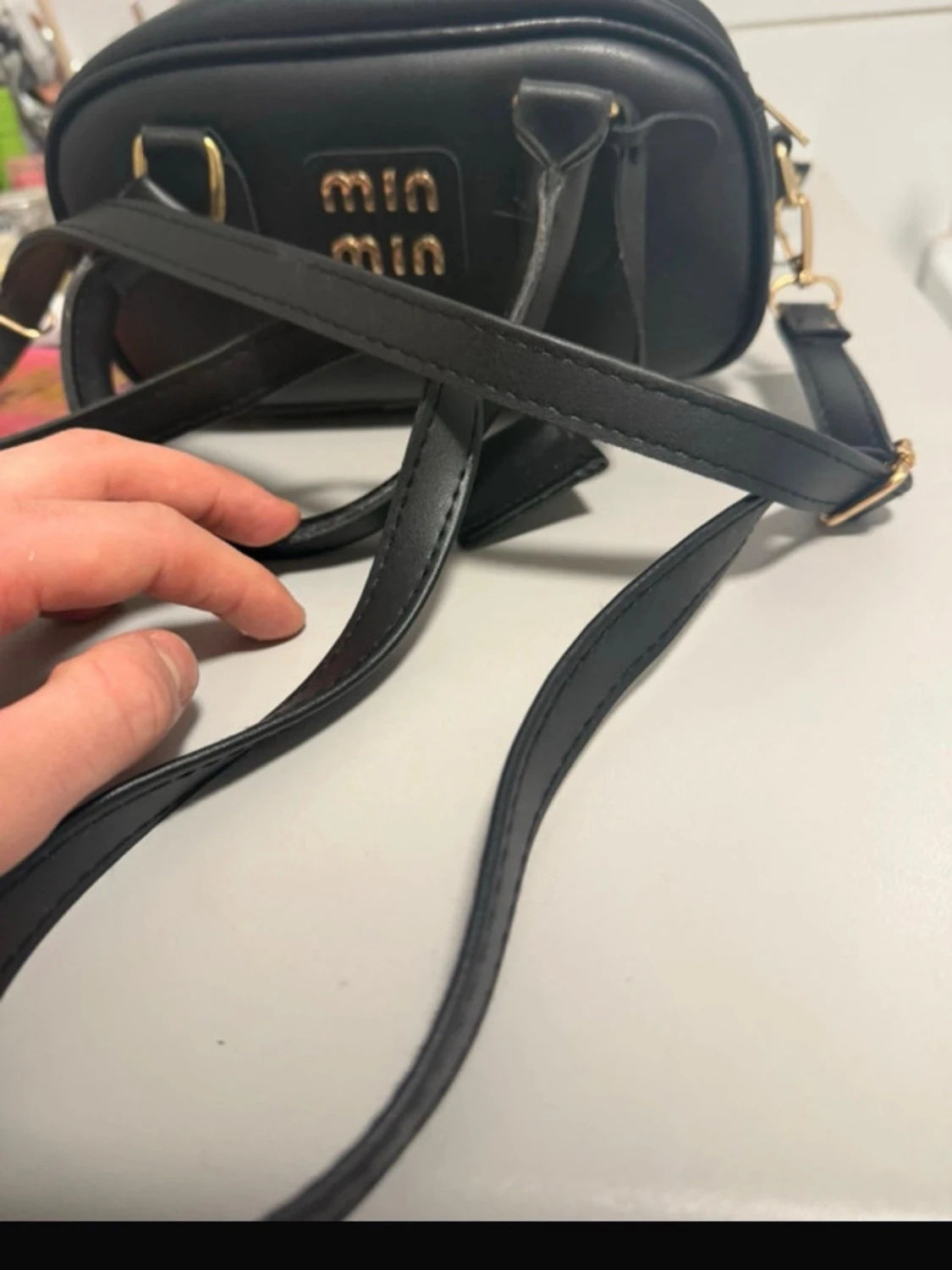 Svart handväska från Miu Miu - 2