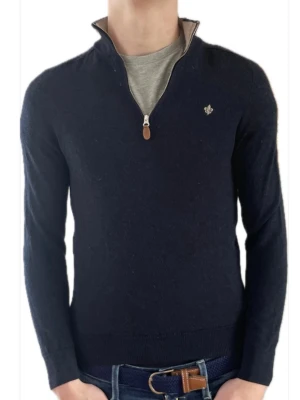 Morris halfzip - Utmärkt skick 100% merinoull Storlek S, liten i storlek så närmre XS Jag på bild är 180cm lång Priset är diskuterbart