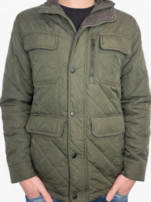 Dressman jacka  - Snygg  quiltad jacka från dressman i en snygg olive grön färg. Jackan är varm så den är både bra för kyla som nu men även bra till våren! 