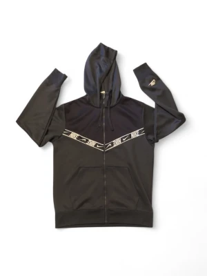 Svart Nike Zip-up hoodie - Hej!😊 Jag säljer en Svart Nike zip-up hoodie. Den är storlek M och är true to size. Inga defekter och mycket bra skick. Fråga gärna om du undrar över något!👍 ‼️ Priset är inte hugget i sten‼️ 