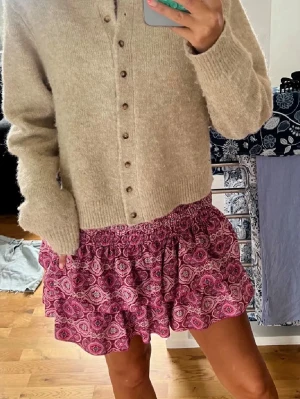 Sommar kjol - Intressekoll på denna JÄTTESNYGGA KJOL!💕