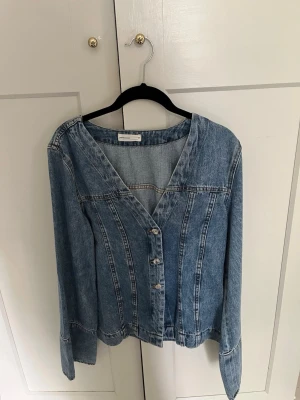 Jeansjacka  - Endast testat men lappen bortklippt.
