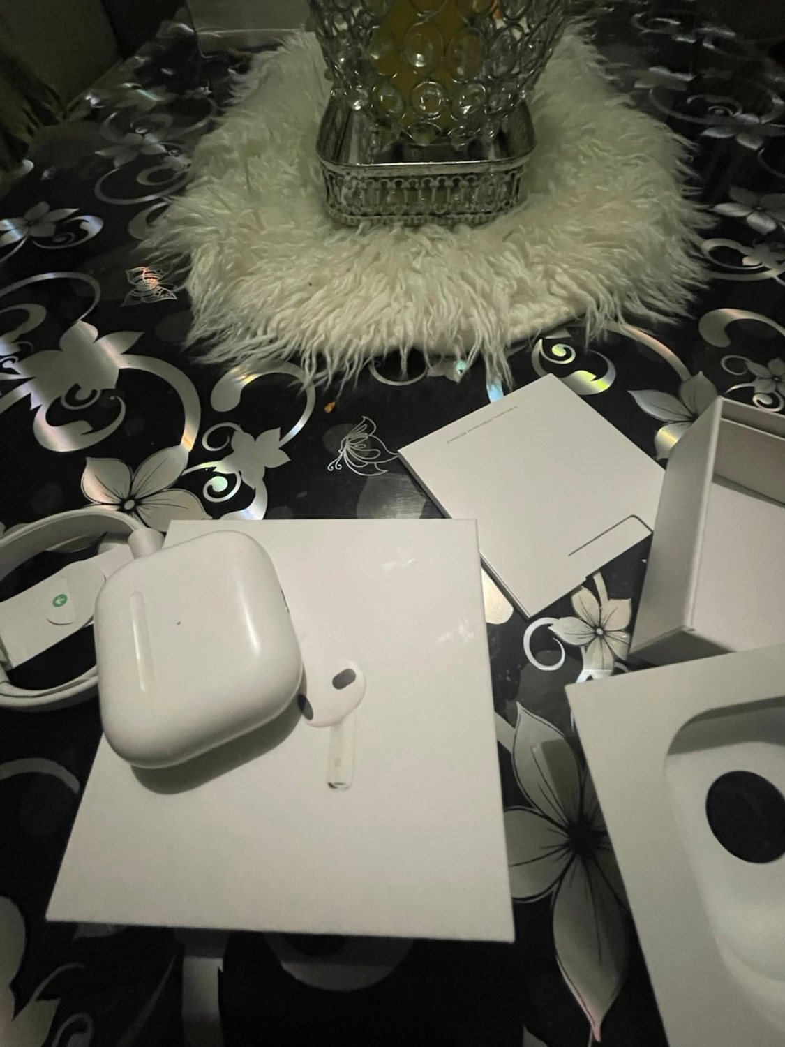 Apple AirPods Pro med laddningsetui - 1