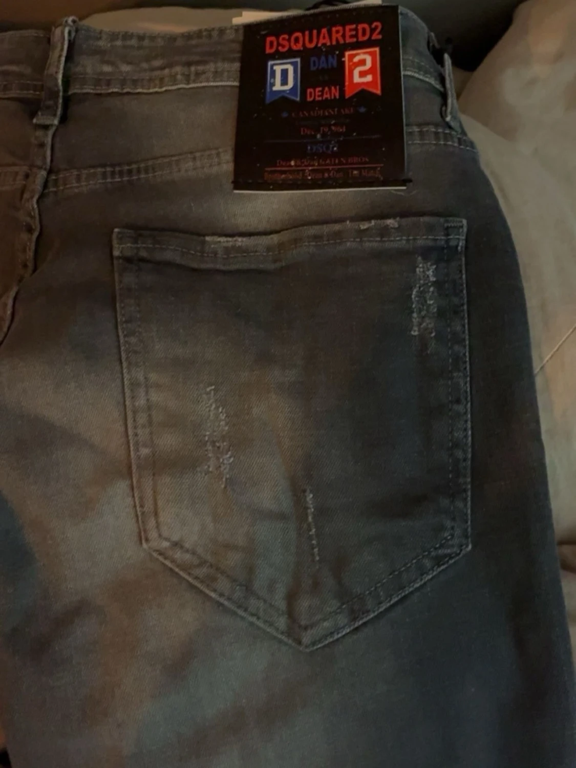 Gråa Dsquared2 jeans med slitningar - 1