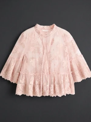 Rosa Spetsblus - Superfin spetsblus från H&M i storlek XS. Använd endast en gång. Nypris 549 kr.