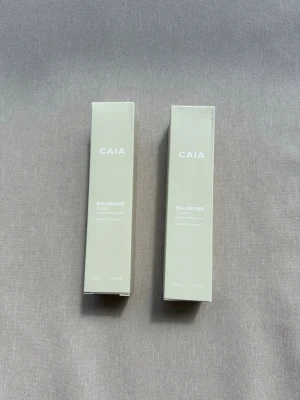 Caia balancing toner - Caia balancing toner. Bägge förpackningar är plomberade och obrutna☺️
