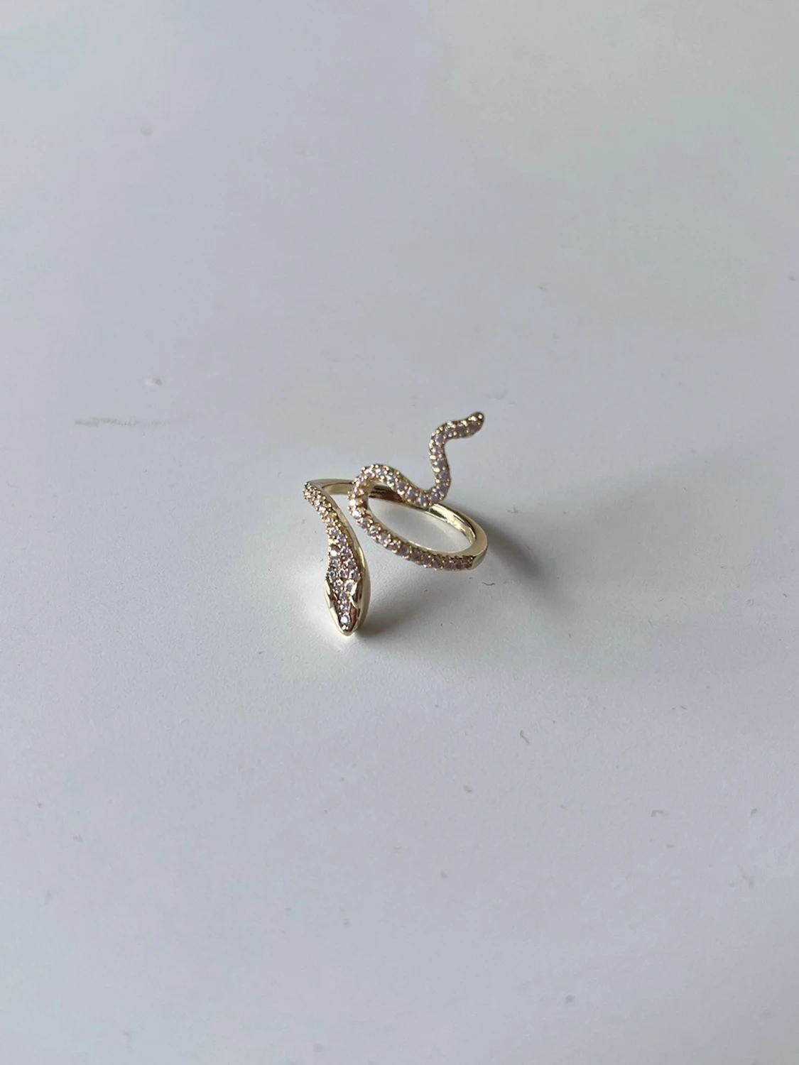 Guldig orm-ring med stenar - 1