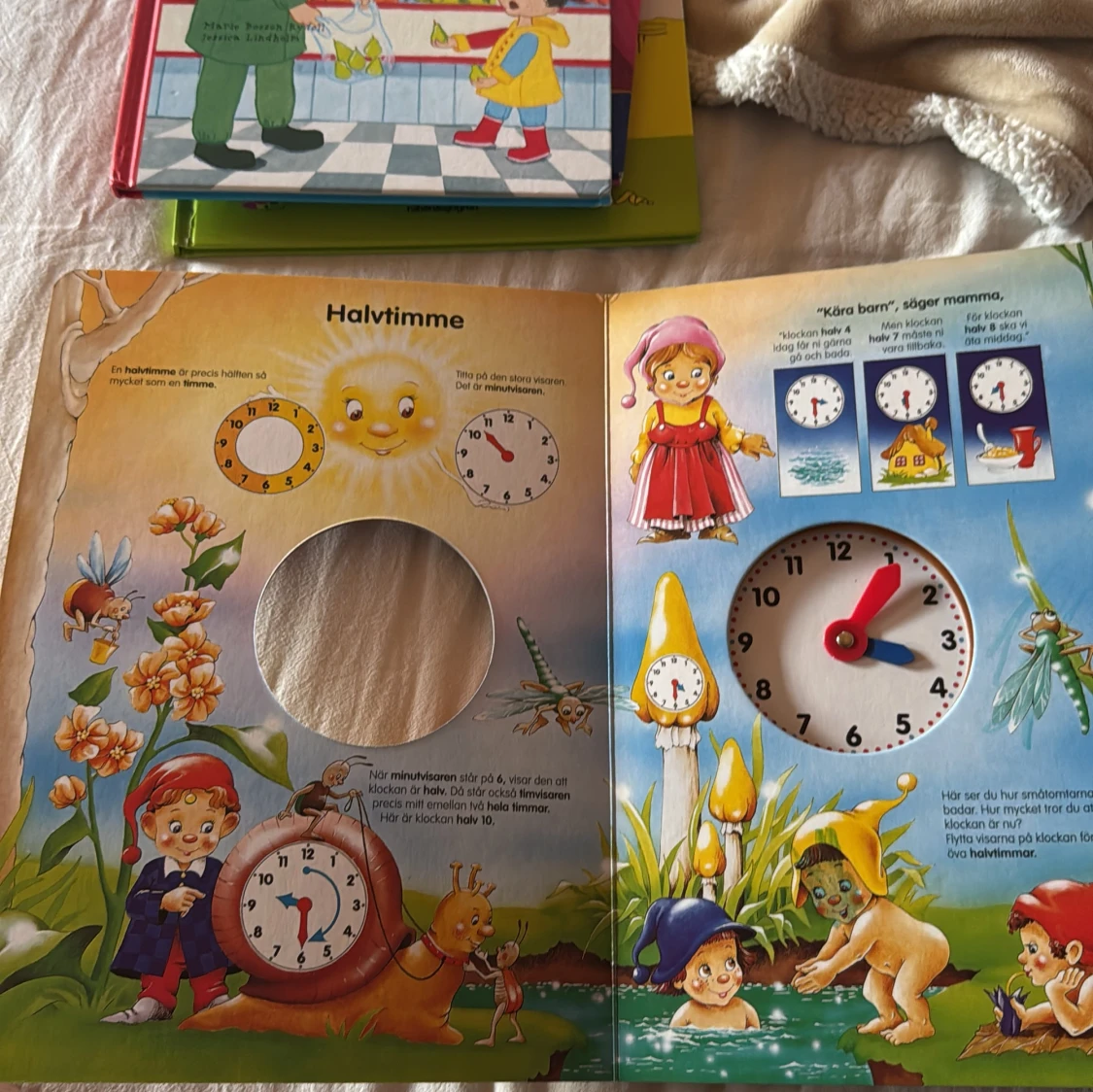 Lär dig klockan med småtomtarna - 4