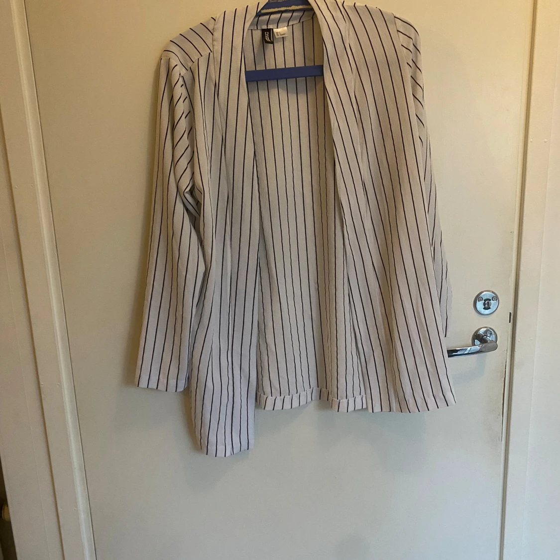 Randig vit kofta från H&M