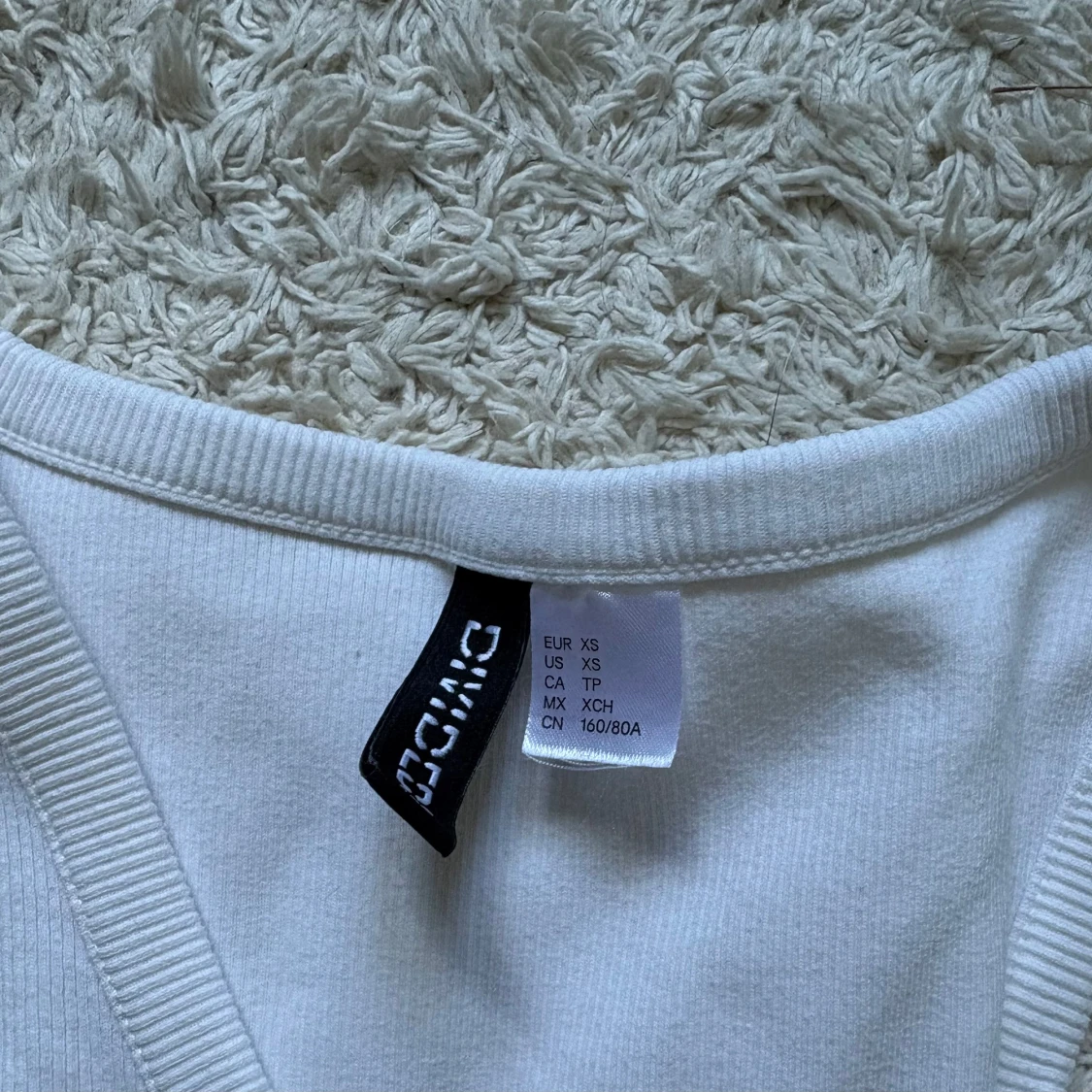 Vit ribbad kortklänning från H&M Divided - 2
