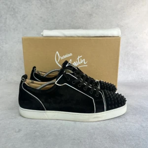 Christian Louboutin junior spike sneaker - – Condition: 8/10  - What is included: Only the sneakers  – Retail price: 9000 + SEK
