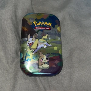 Pokémon Trading Card Game Coin Collection Tin - Tjena, säljer mina Pokémon mynt. Skriv om ni har frågor om enskild eller t.e.x om ni har prisförslag