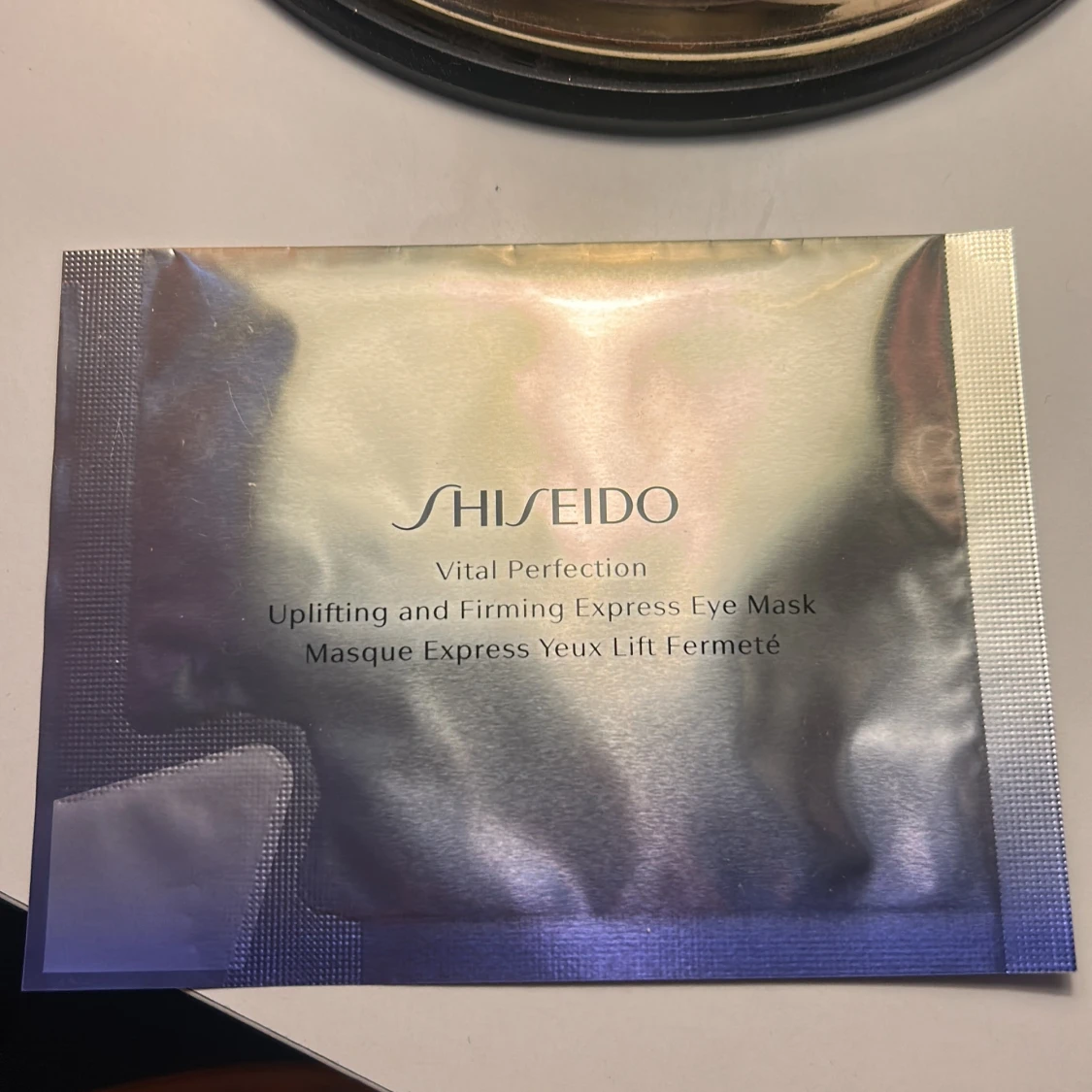 Shiseido Vital Perfection Eye Mask - 1