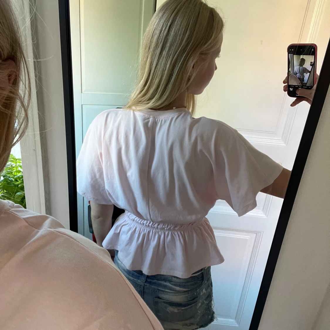 Ljusrosa blus med resår i midjan - 1