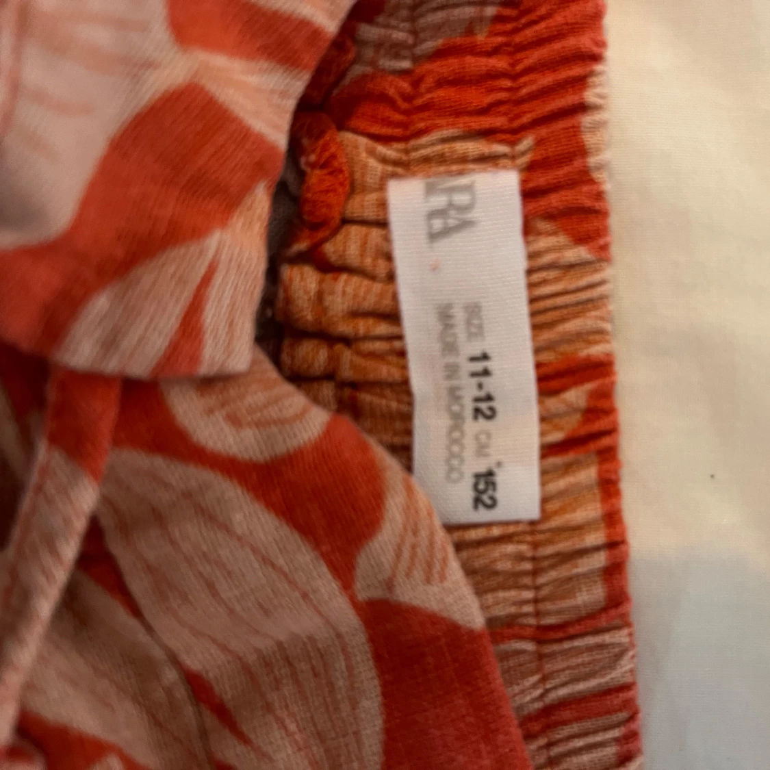 Röda blommiga shorts från Zara - 2