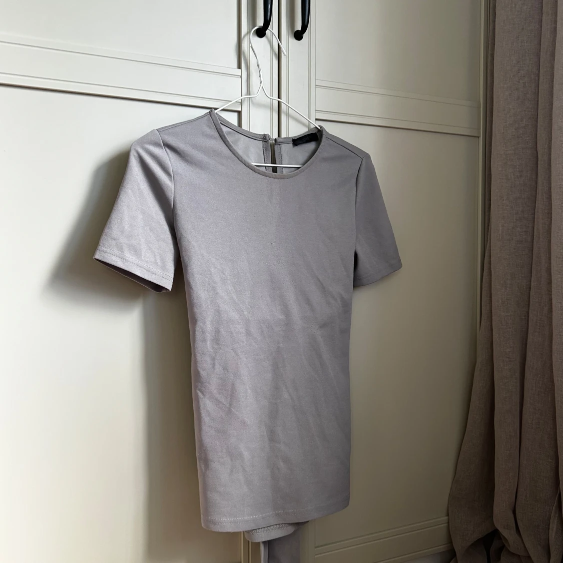 Grå topp med knytband från SHEIN - 1