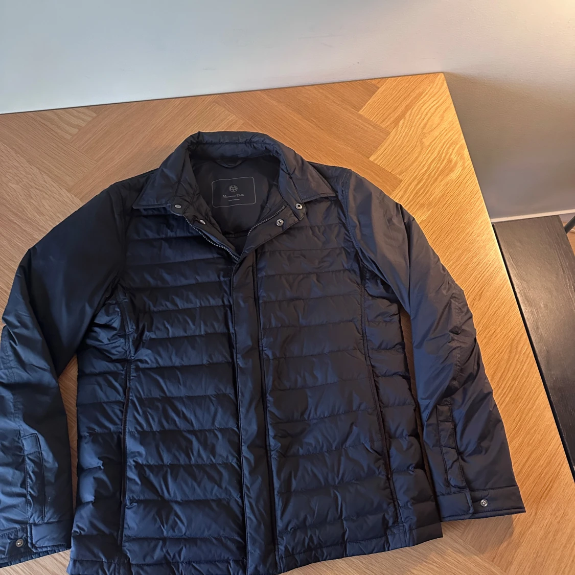 Svart pufferjacka från Massimo Dutti - 3