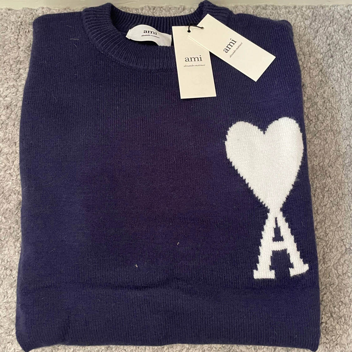 Mörkblå stickad tröja från Ami - 1