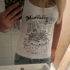 Hov1 linne  - Säljer ett hov1 linne som jag har ritat. Pennan jag har ritat med är permanent och håller att tvättas i 40 grader. Säljer då jag ska ha en annan tröja på konserten, linnet är från Gina och är i xs. 💞