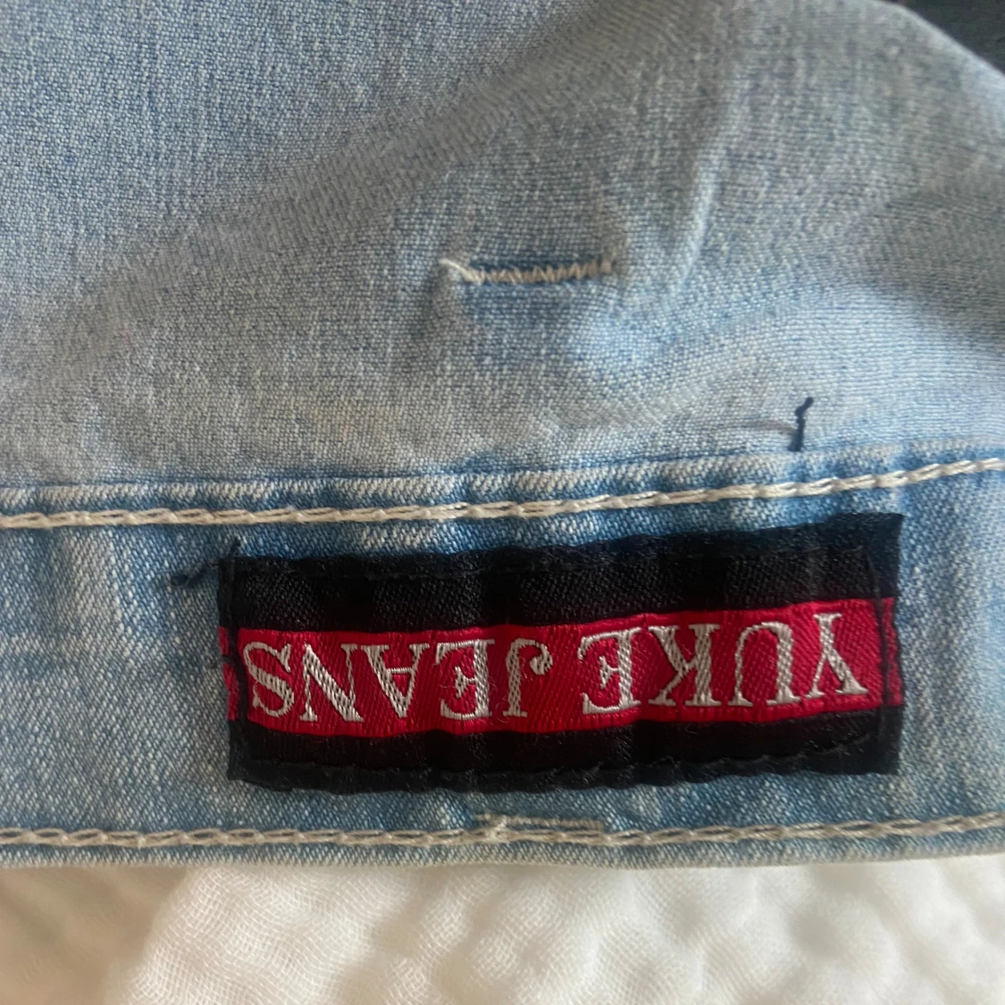 Ljusblå jeanskjol med glitter från Yuke Jeans - 3