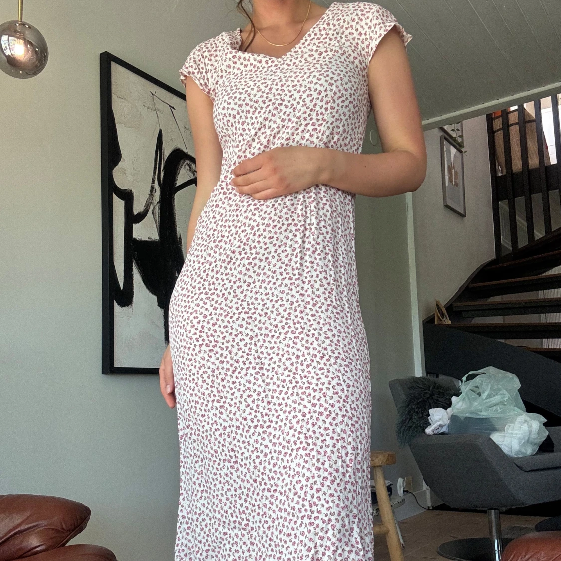 Vit blommig midiklänning  - 1