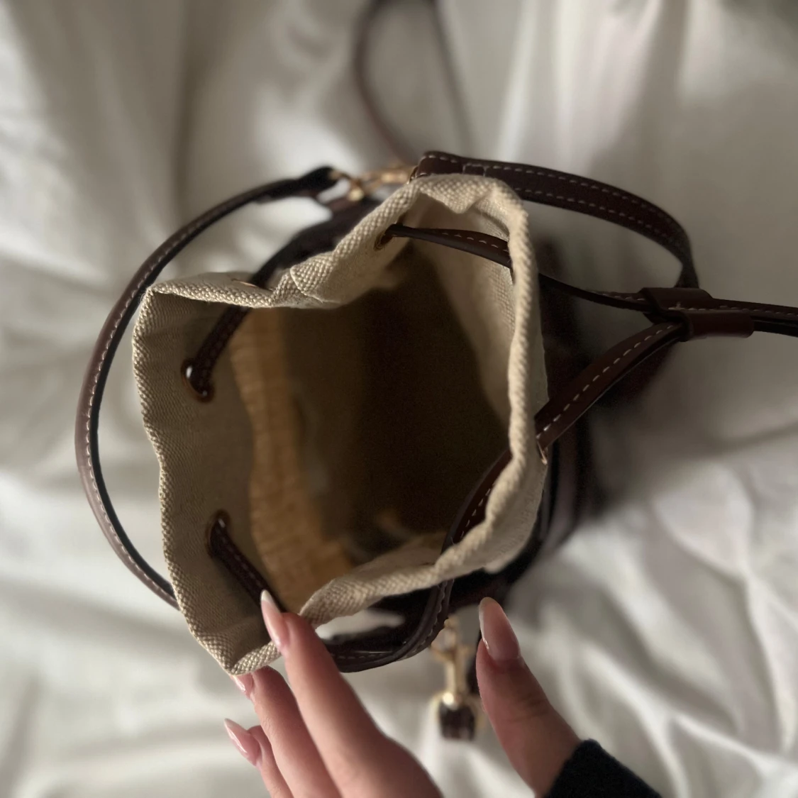 Brun och beige axelväska med snörning - 1