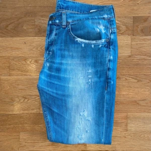 Dondup George jeans  - Säljer dessa riktigt schyssta Dondup George jeans. Storlek 36 i rätt bra skick.
