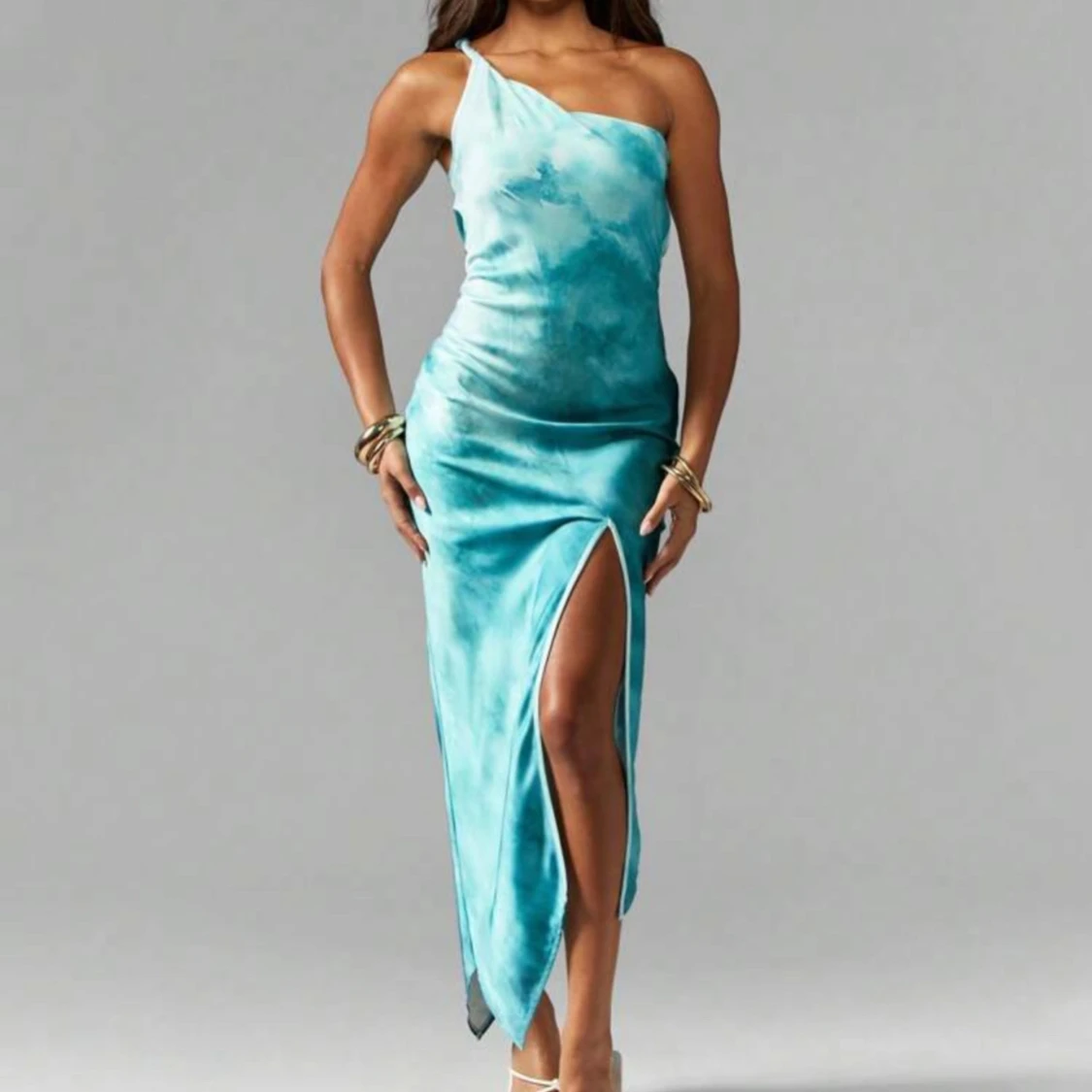 Turkos långklänning med slits