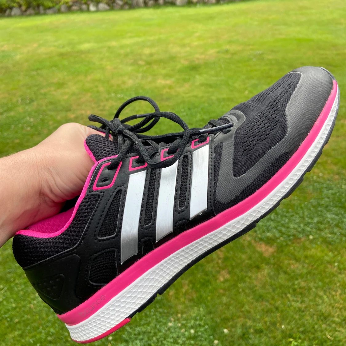 Adidas Bounce svarta sneakers strl 42