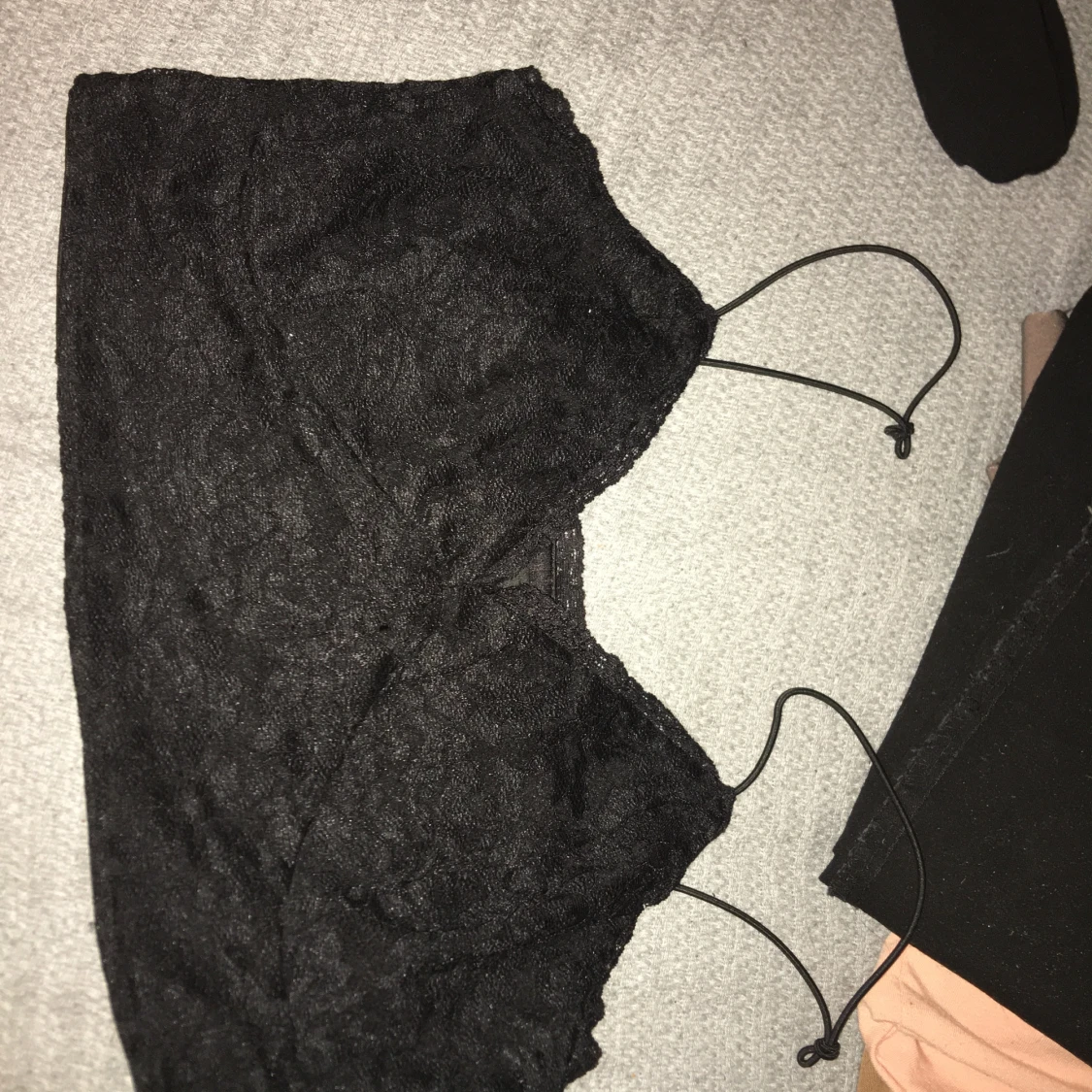 Svart spets bandeau från Bik Bok