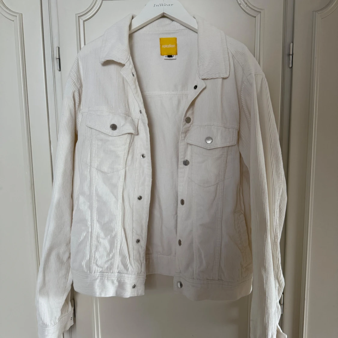Vit manchesterjacka från Rotation