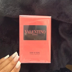 valentino parfym - helt ny, oöppnad, äkta valentino born in roma parfym🩷