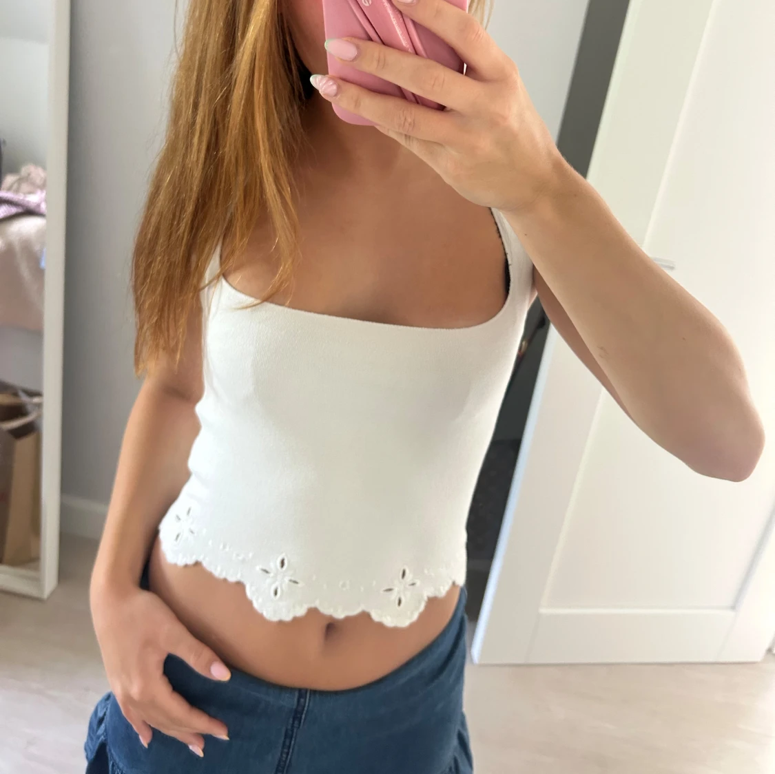 Vit topp med mönster 