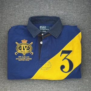 Ralph Lauren Pikè | S - Sällsynt kortärmad Ralph Lauren Piké | Bra skick! | Passar S/M | INGA BYTEN | Fraktar spårbart eller möts upp i Täby 