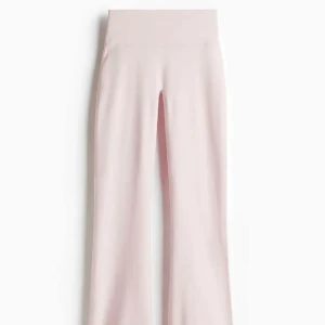 Ljusrosa vida yoga pants - Supermjuka yoga pants från Hm, aldrig använda💗