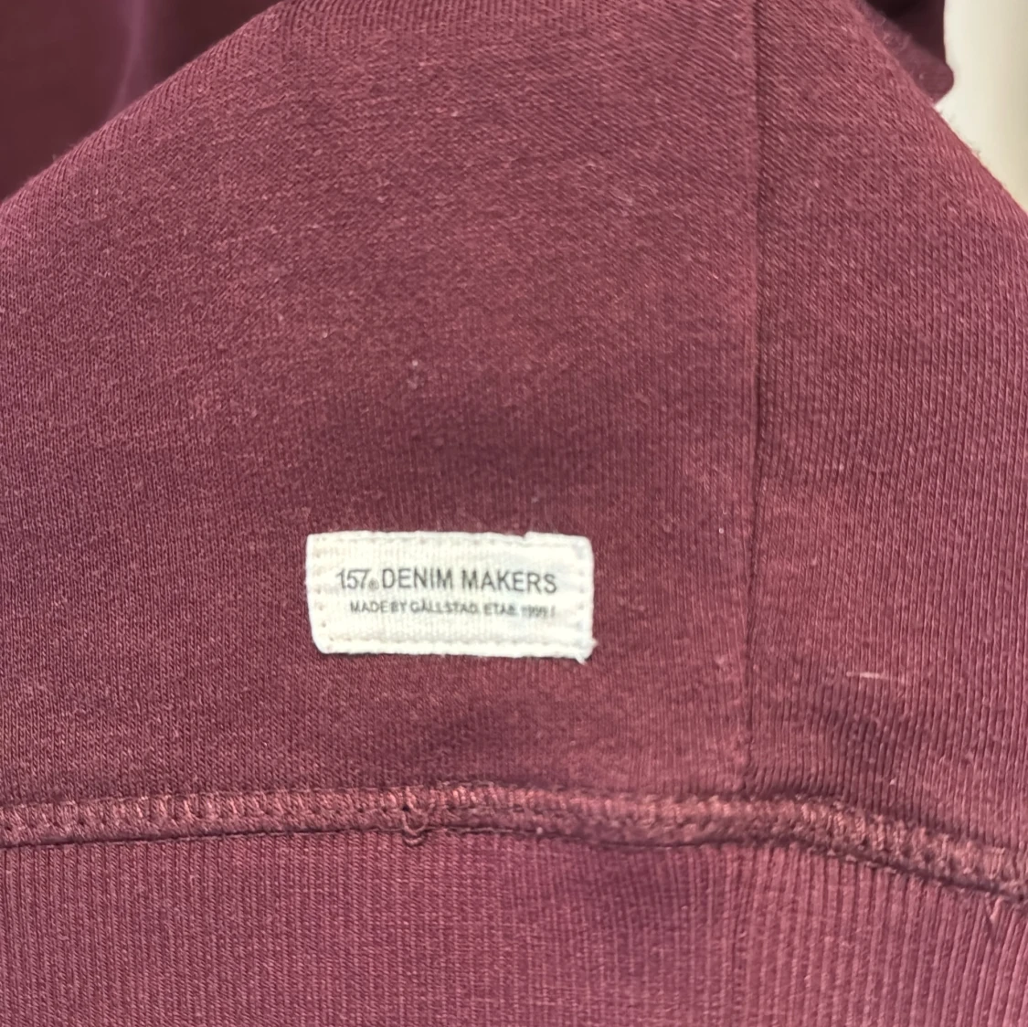 Vinröd sweatshirt från 157  - 3