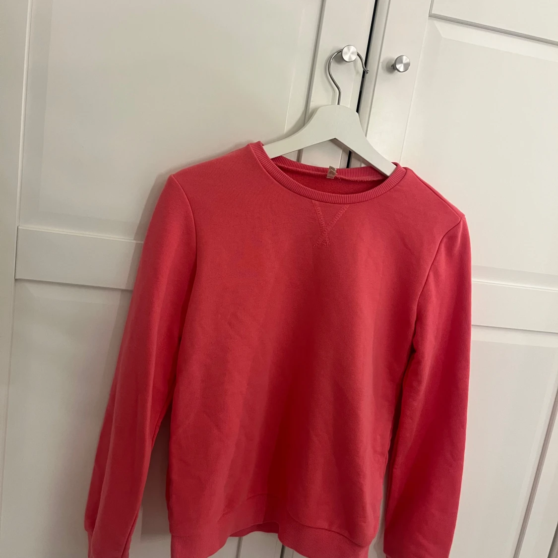Rosa sweatshirt med rund hals - 1