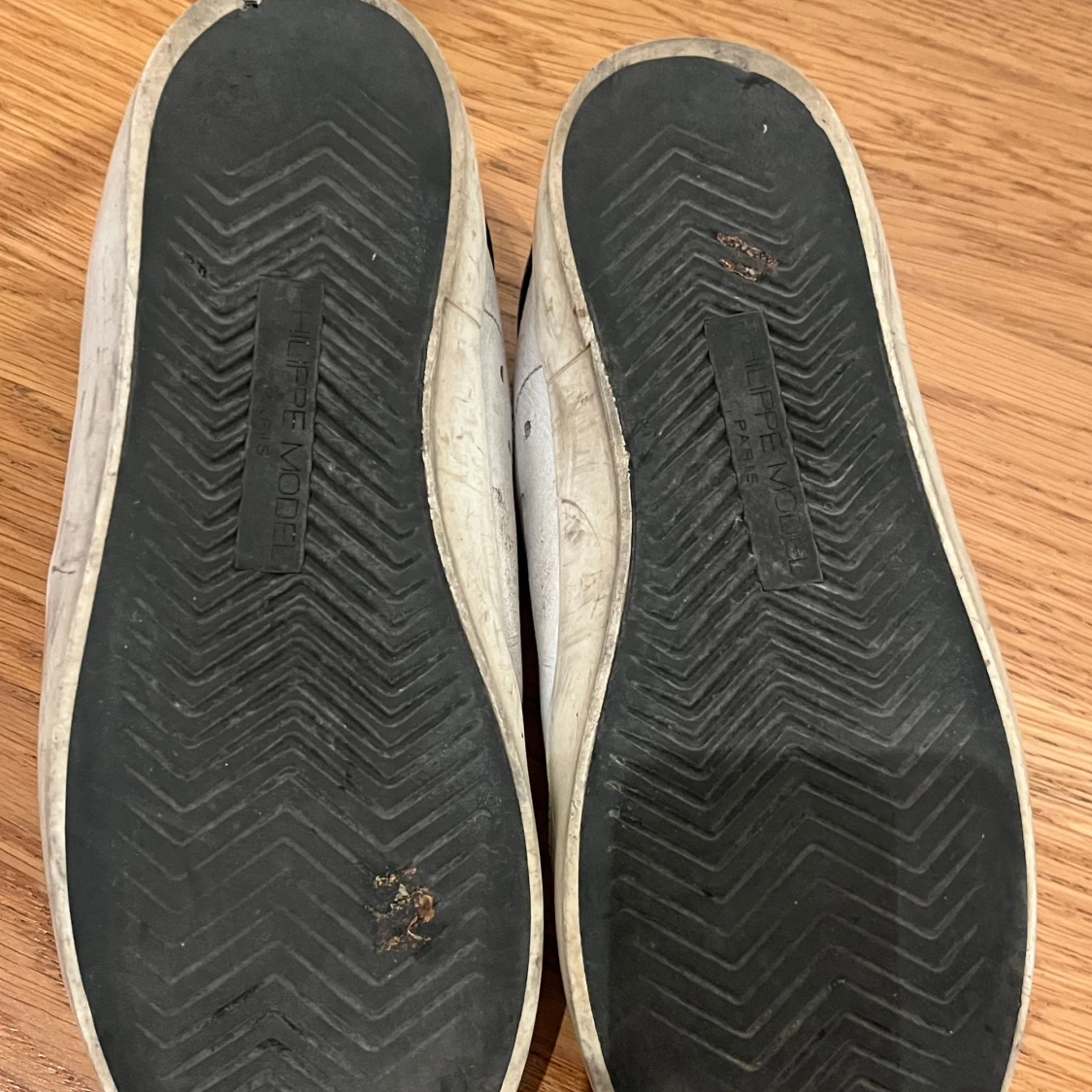 Philippe Model Junior vita och grå sneakers - 3