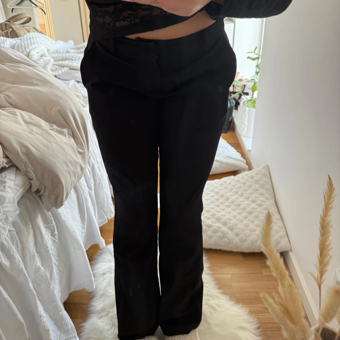 Svarta kostymbyxor med bootcut