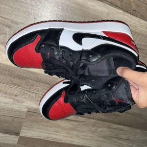 Jordans - Kommer inte till användning längre. Köpt på zalando för ca 1000🥰