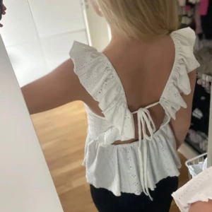 Topp med öppen rygg - Super fin som inte används!!🥰🥰