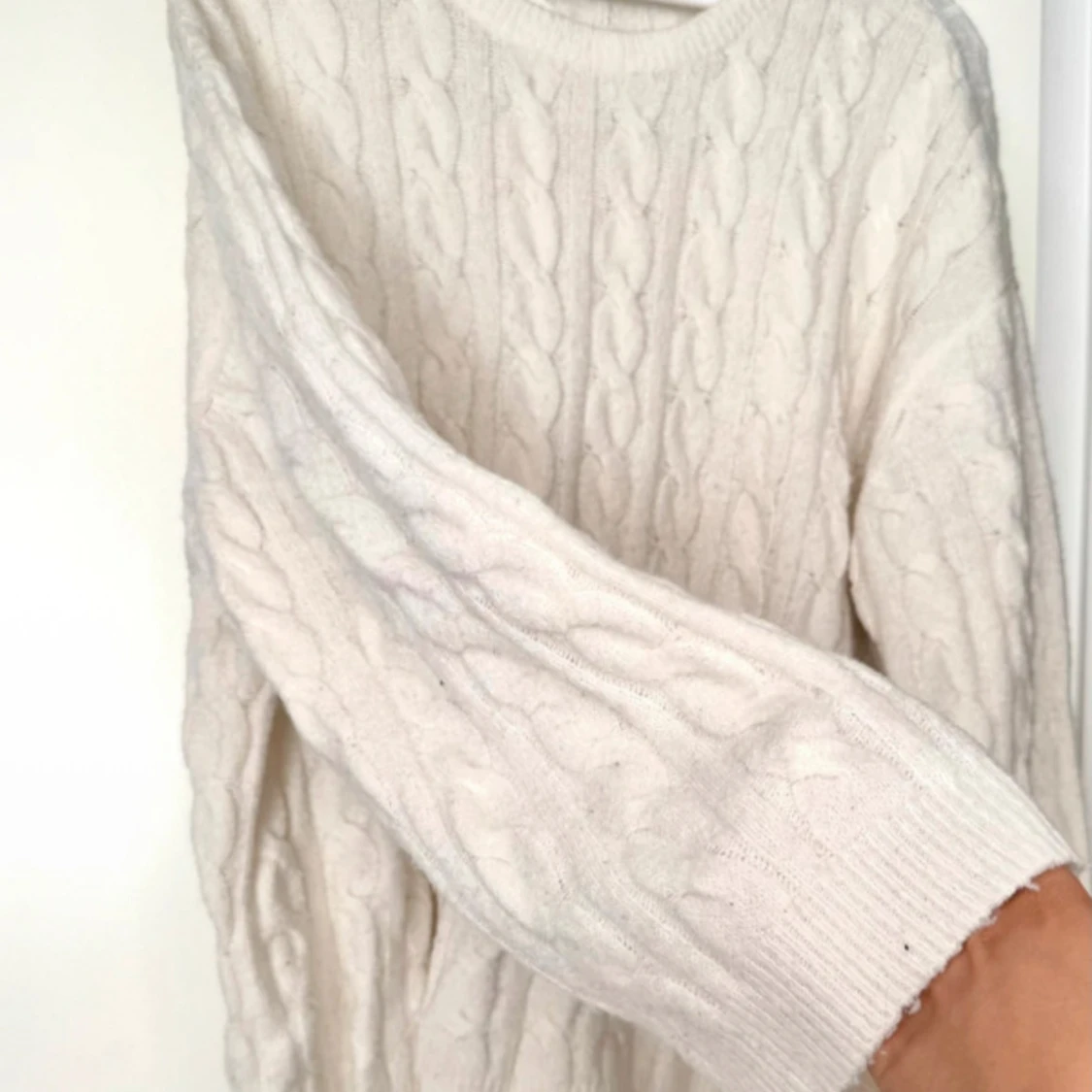 Vit kabelstickad tröja från 157 - 1