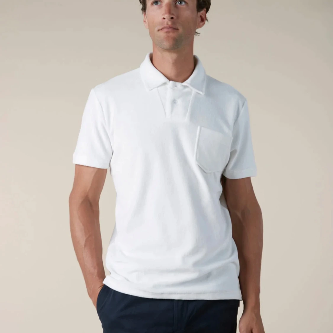 Vit piké t-shirt med bröstficka