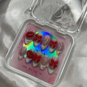 Kiss (S); Medium Almond - S: 15 mm, 11,5 mm, 12 mm, 11 mm, 9 mm 