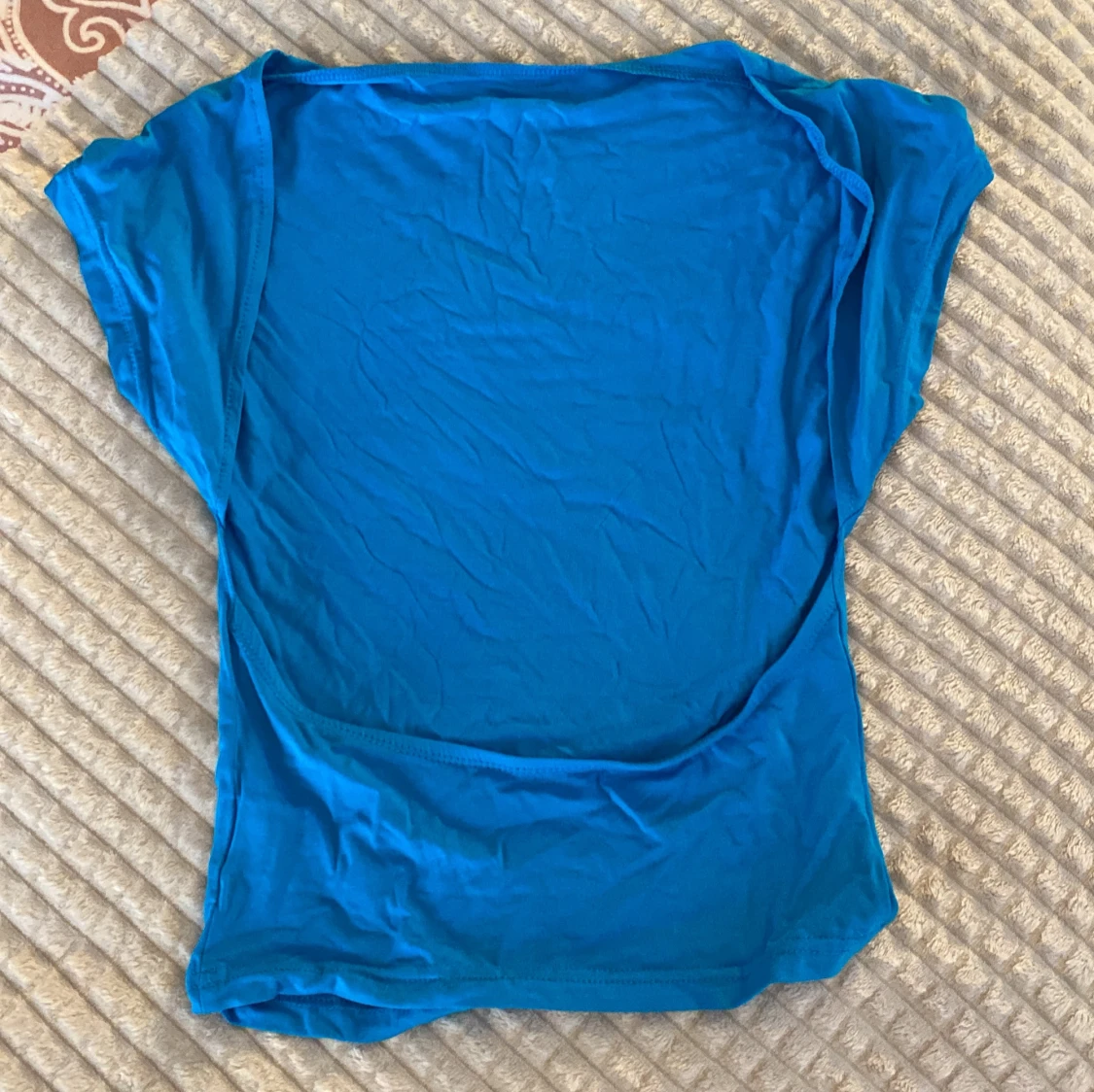 Blå topp med öppen rygg - 1