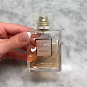 Coco Mademoiselle parfym från Chanel - Coco Mademoiselle från Chanel i 50 ml, lite mer än halva kvar 🩷