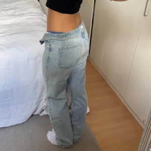 Gina jeans - Jeans ifrån ginatricot. De är i storlek 34 och väldigt bra skick. Är väldigt sköna och luftiga. 