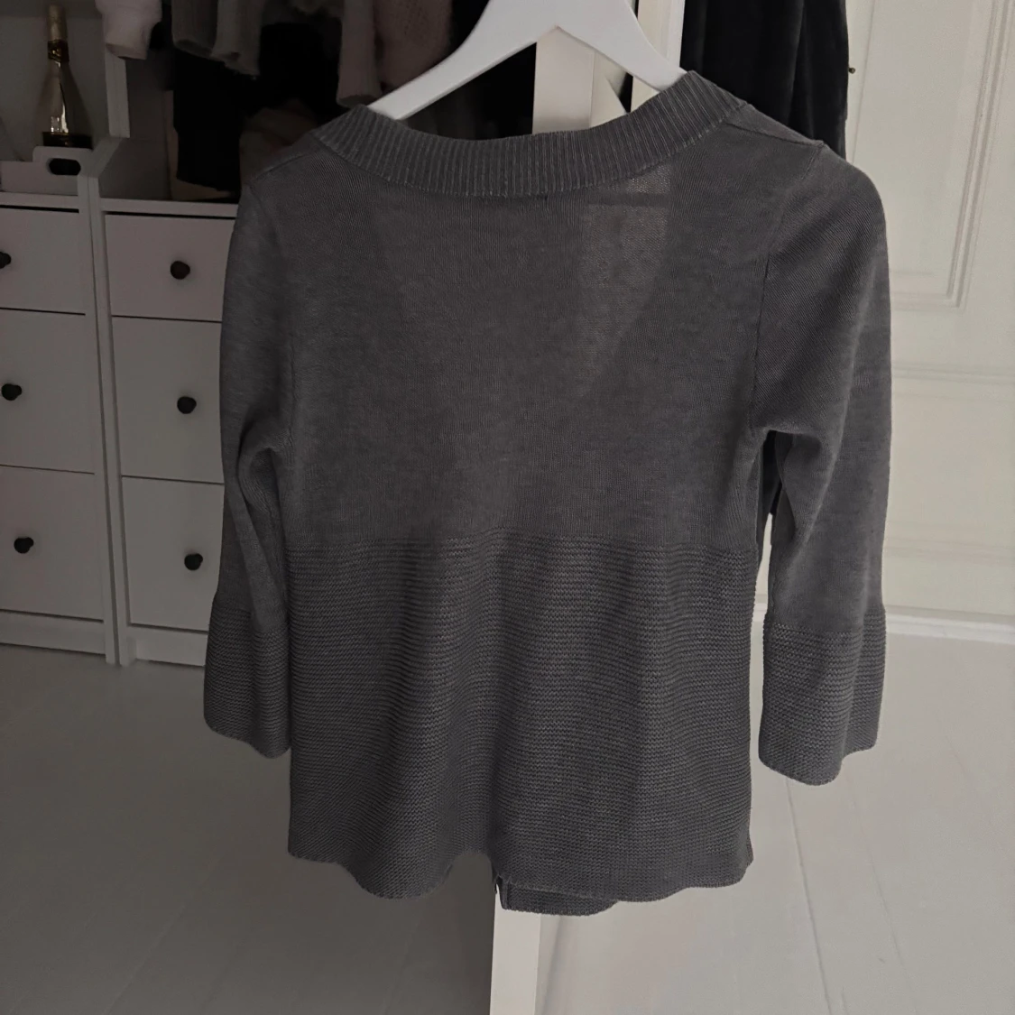 Grå kofta med fickor från H&M - 1