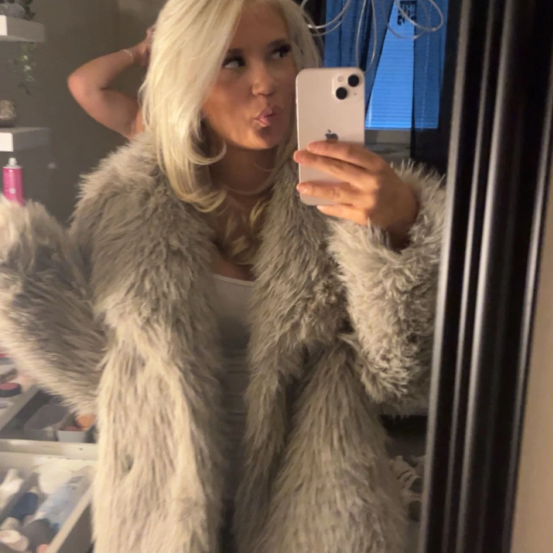 Beige fluffig pälsjacka - 1